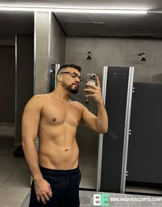 male rent boy Frankfurt Am Main Gustavo